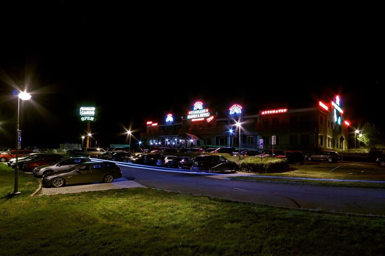 Casino & Hotel Eldorado Ceska Kubice Exteriör bild